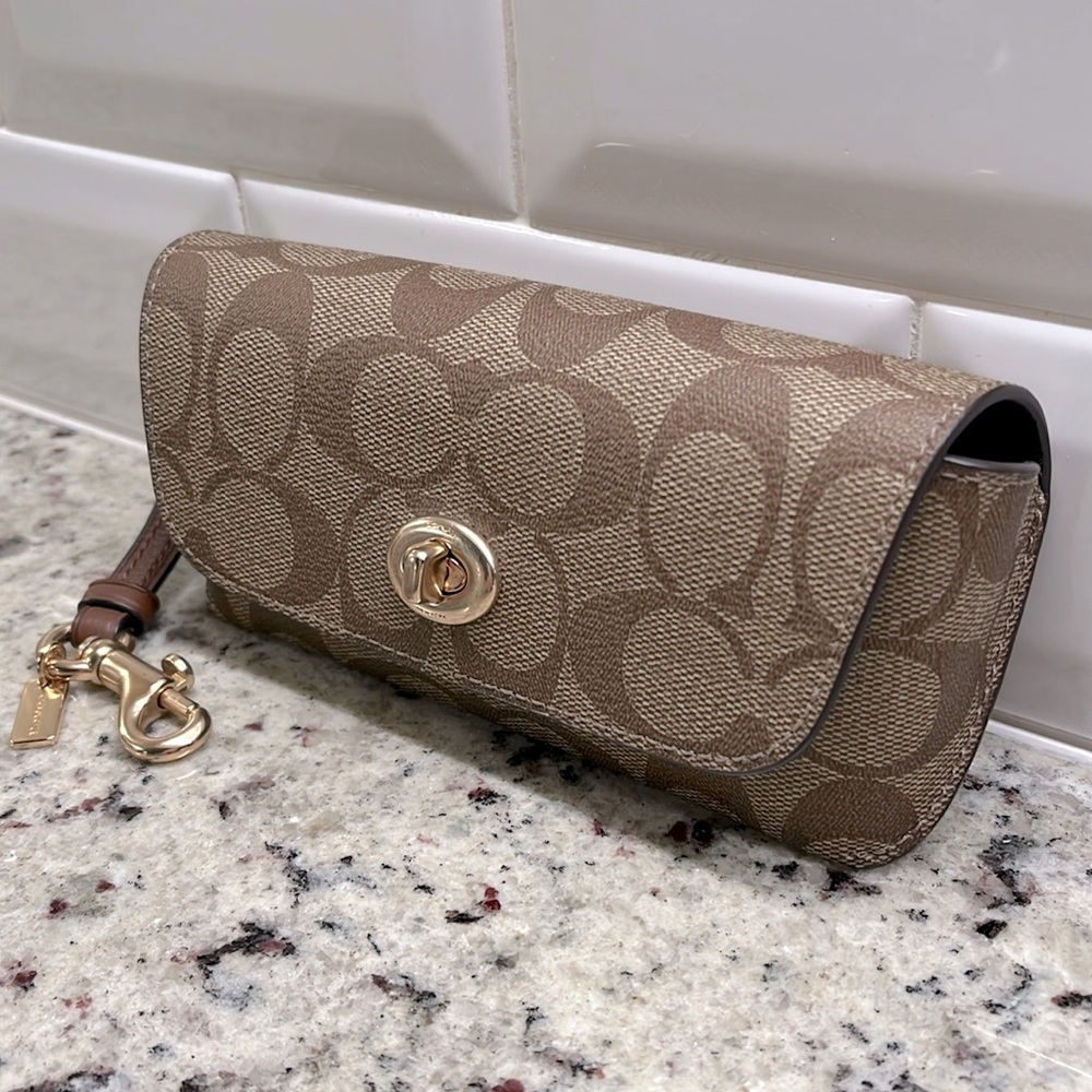 Coach Signature C Sunglass Case EUC - Picture 3 of 8